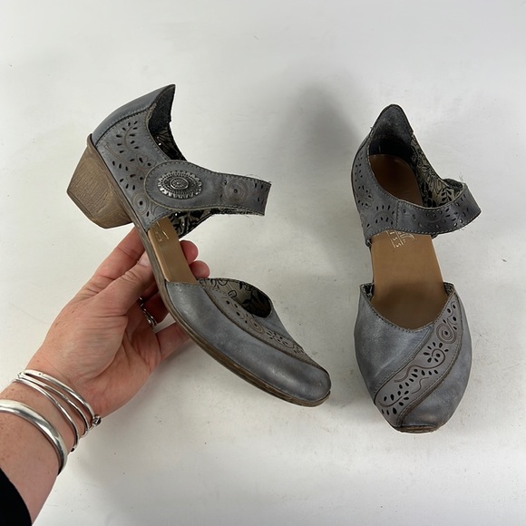 Rieker grey leather floral cut out Mary Jane minimalist heels women’s size 7 - Picture 1 of 9